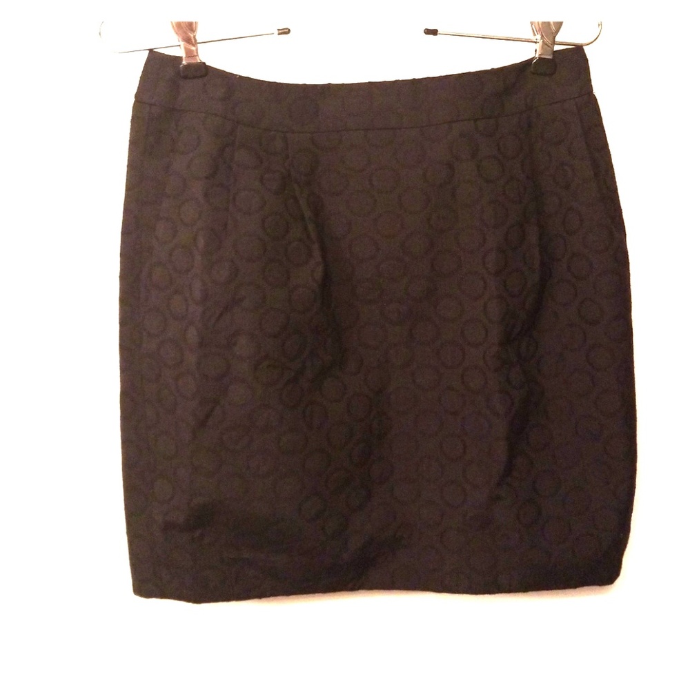 H&M black skirt WITH POCKETS!
